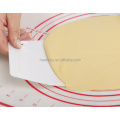 Manufacturer Selling Cheap Bread Making Plastic Dough Rolling Pastry Cutter